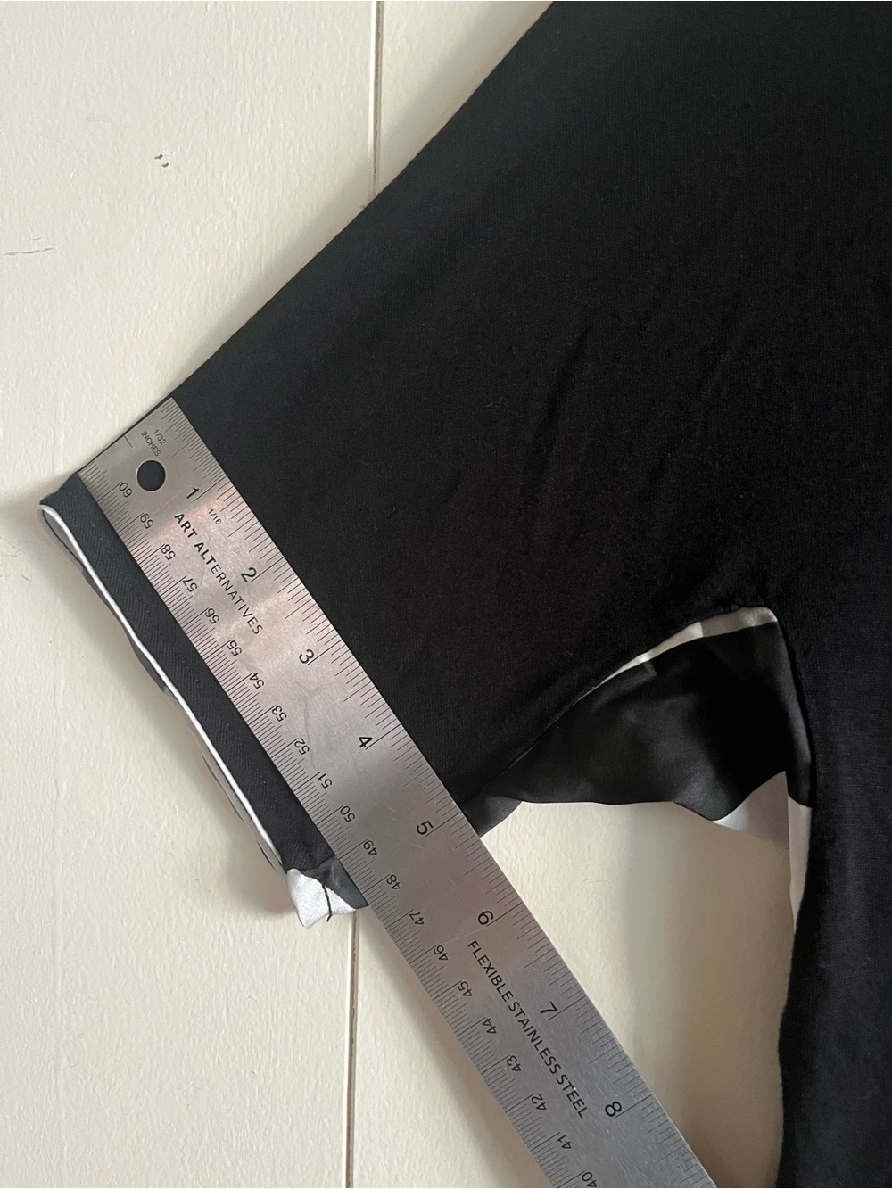 Worthington Black and White Geometric Short-Sleeve Top w/ Dolman Sleeves - Picture 6 of 8